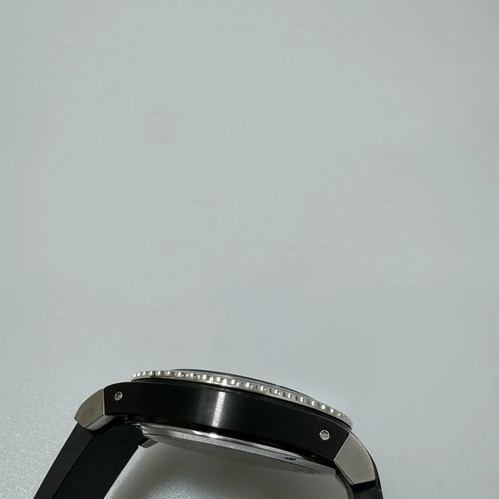 Gucci Dive Stainless Steel Rubber Strap Watch Black Silver - Picture 6 of 8